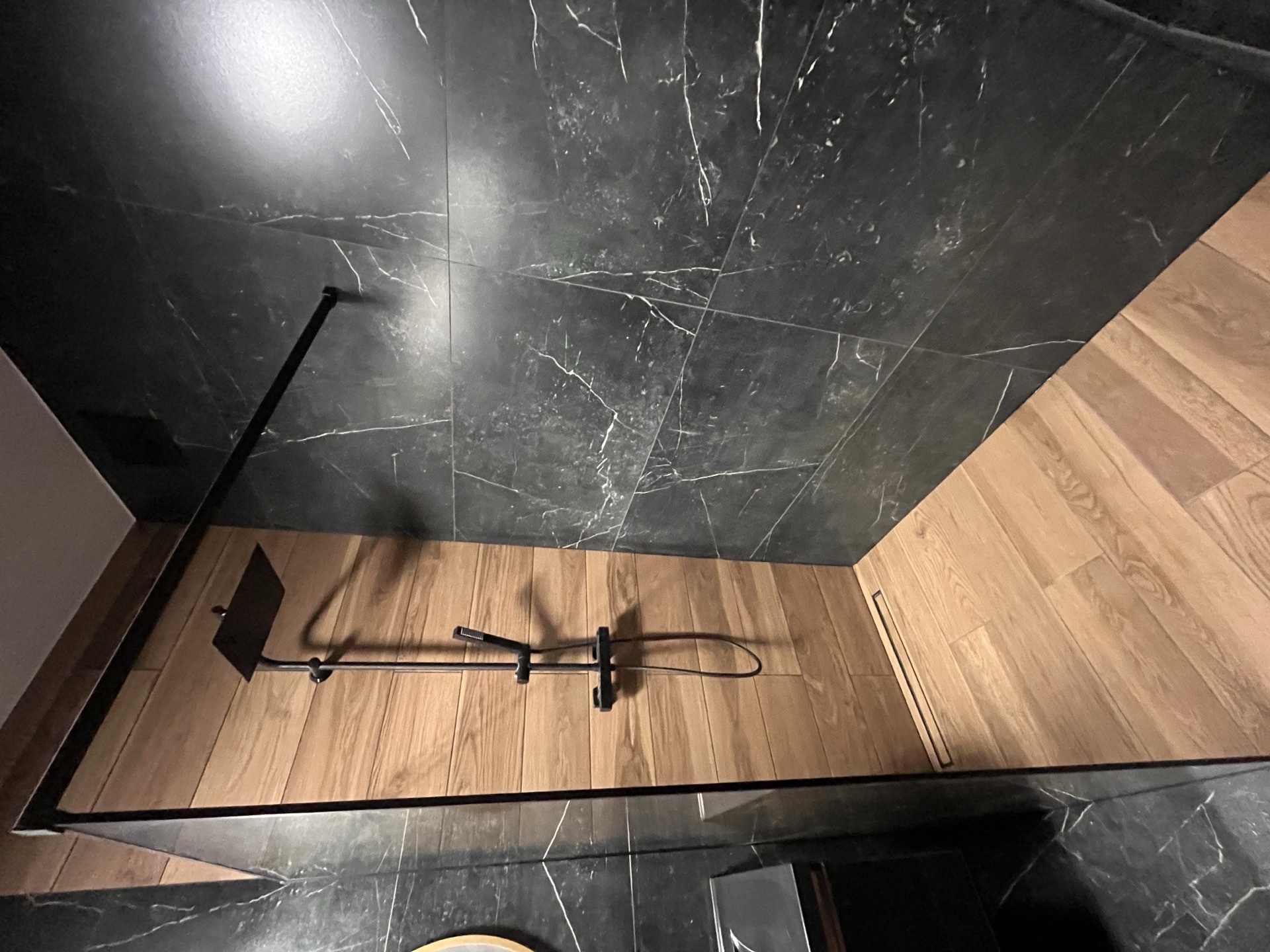 Remont i wykończenie wnętrz - realizacja APPLI INVEST Zielona Góra